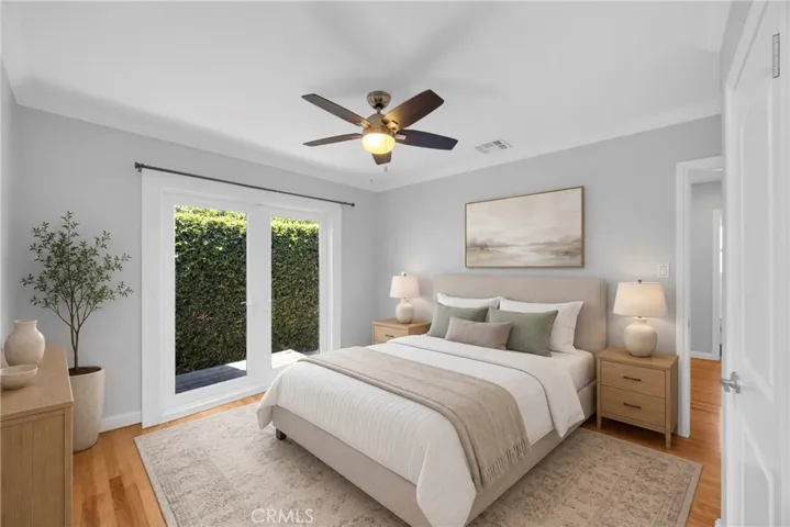  "Photo 25 has been digitally altered. As required by California law, the original, unaltered image can be viewed next to the digitally altered image.")