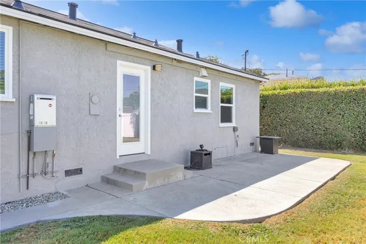 5043 Verdura, Lakewood, California 90712