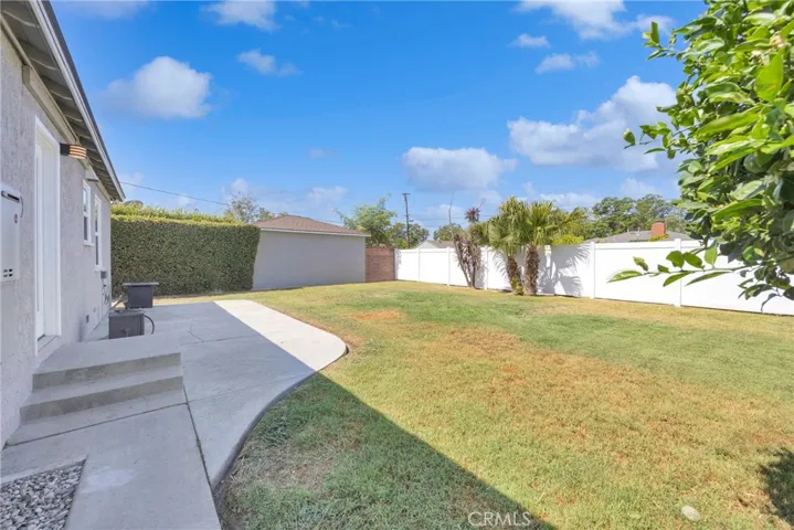 5043 Verdura, Lakewood, California 90712