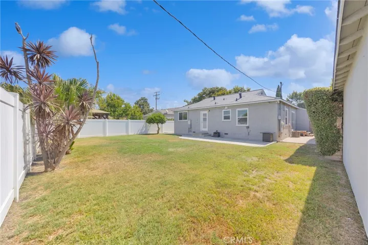 5043 Verdura, Lakewood, California 90712