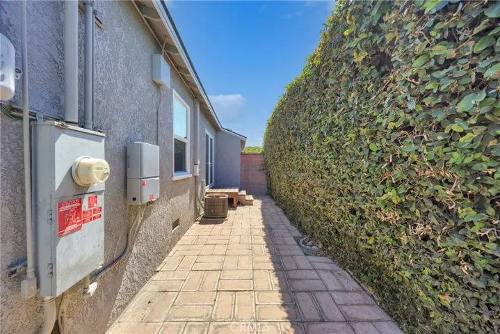 5043 Verdura, Lakewood, California 90712