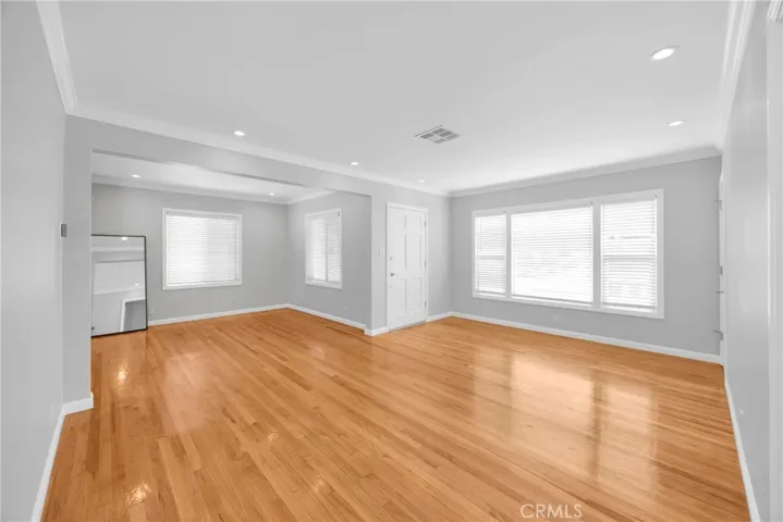 unaltered image of living room photo 6