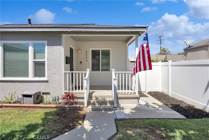 5043 Verdura, Lakewood, California 90712
