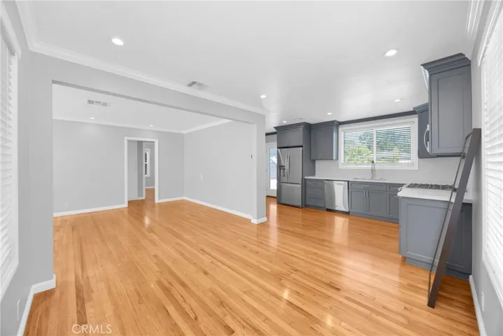 unaltered image of dining room - photo 10