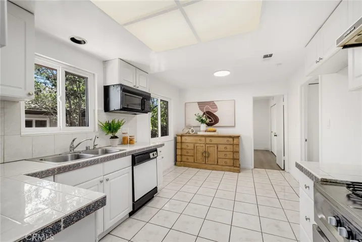 458 W Winnie Way, Arcadia, California 91007