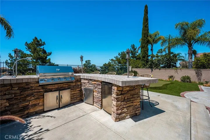 25 La Perla, Lake Forest, California 92610