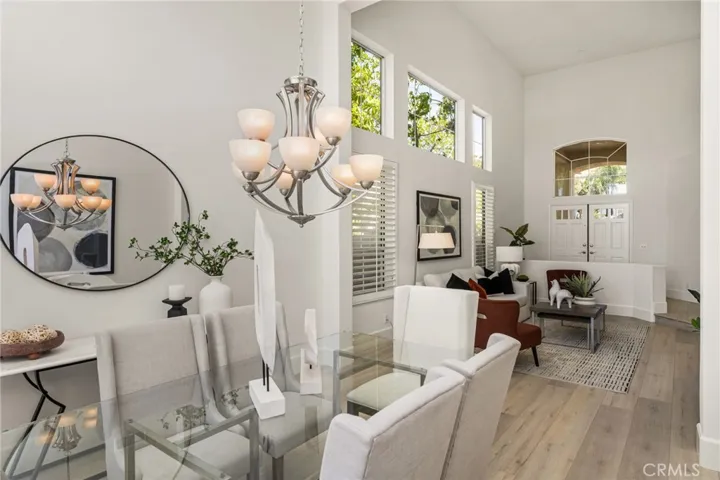 25 La Perla, Lake Forest, California 92610