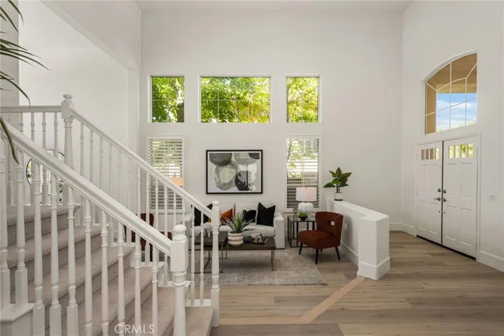 25 La Perla, Lake Forest, California 92610