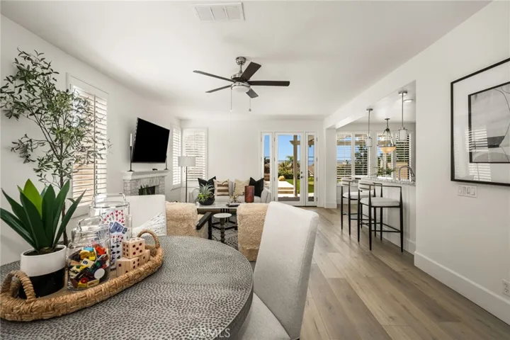 25 La Perla, Lake Forest, California 92610