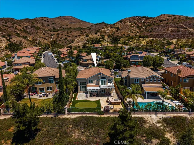 25 La Perla, Lake Forest, California 92610