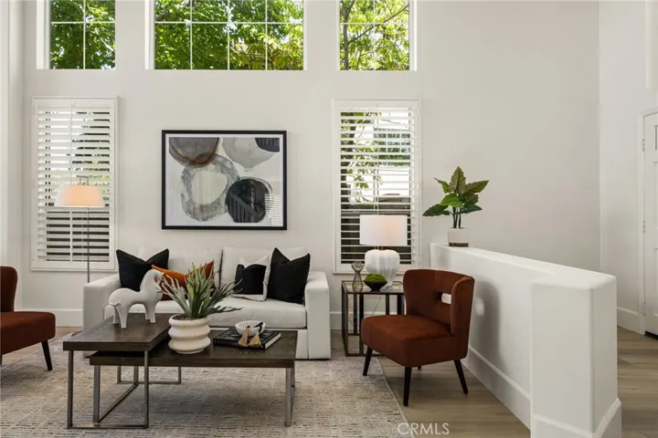 25 La Perla, Lake Forest, California 92610