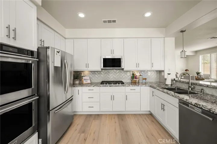 25 La Perla, Lake Forest, California 92610