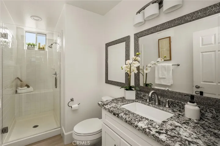 25 La Perla, Lake Forest, California 92610