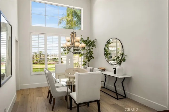 25 La Perla, Lake Forest, California 92610