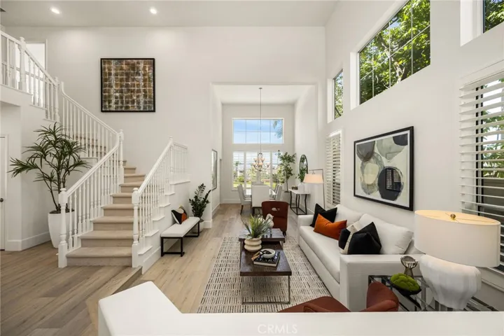 25 La Perla, Lake Forest, California 92610