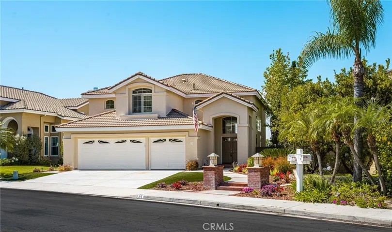 25 La Perla, Lake Forest, California 92610