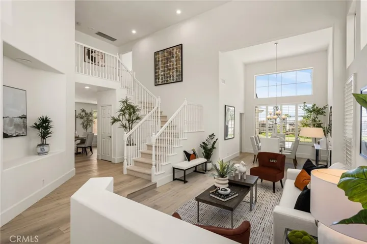 25 La Perla, Lake Forest, California 92610