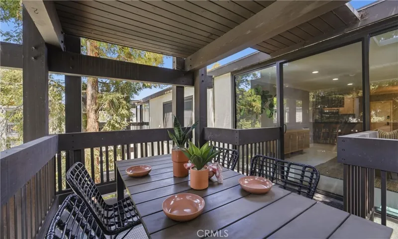 7740 Redlands, Playa Del Rey, California 90293