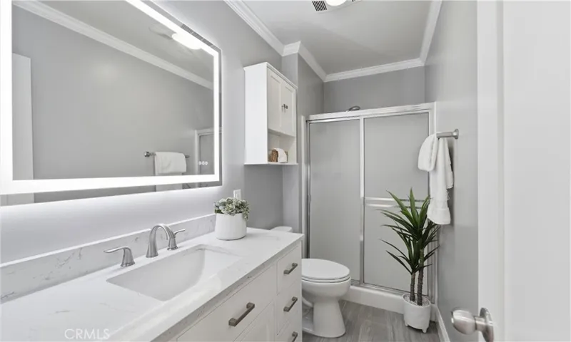 7740 Redlands, Playa Del Rey, California 90293
