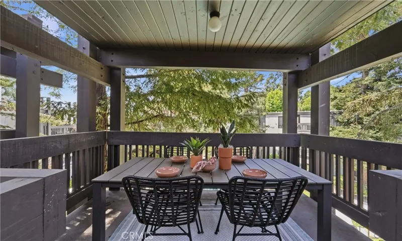 7740 Redlands, Playa Del Rey, California 90293