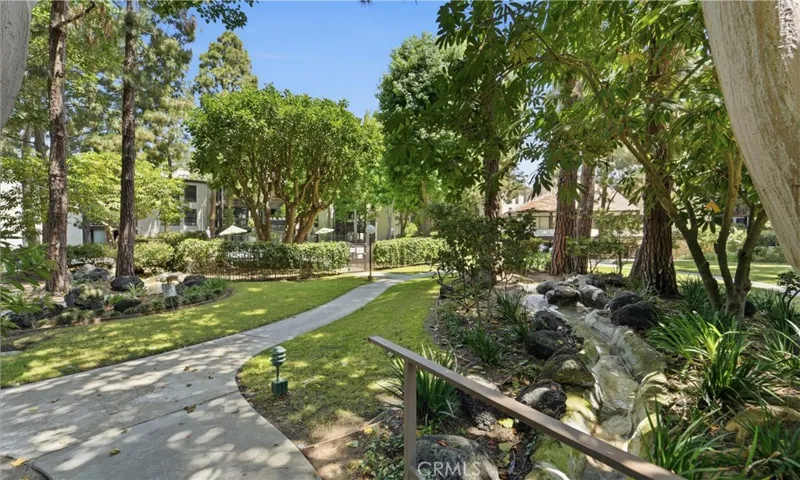 7740 Redlands, Playa Del Rey, California 90293