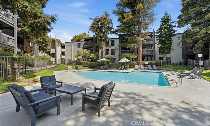 7740 Redlands, Playa Del Rey, California 90293