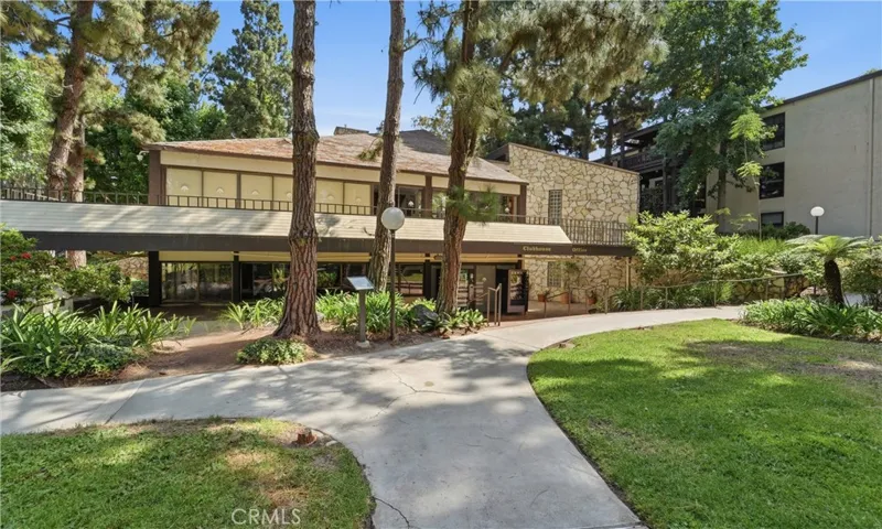 7740 Redlands, Playa Del Rey, California 90293