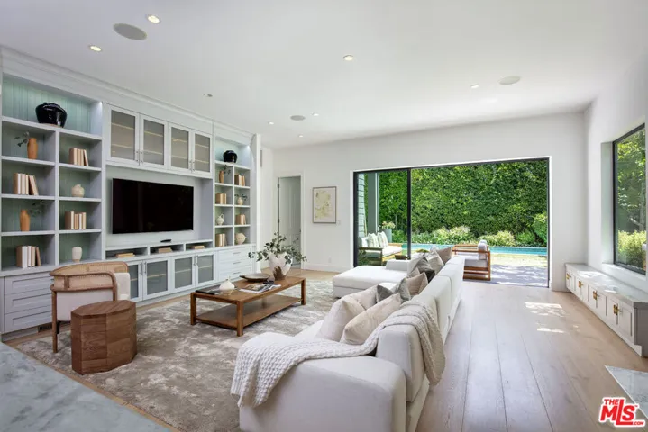 703 25th Street, Santa Monica, California 90402