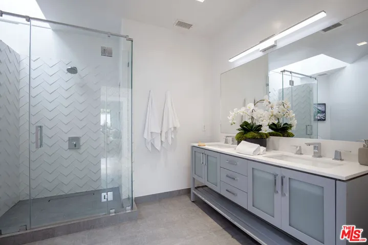 703 25th Street, Santa Monica, California 90402