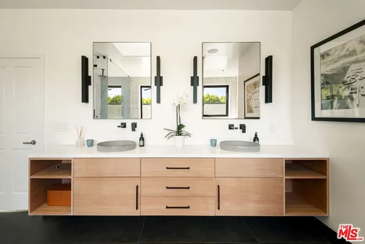 703 25th Street, Santa Monica, California 90402
