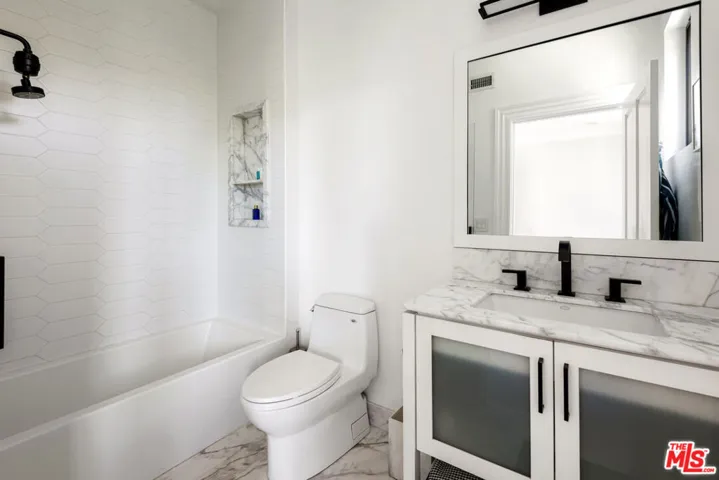 703 25th Street, Santa Monica, California 90402