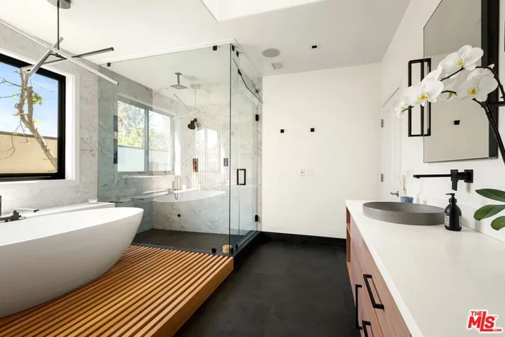 703 25th Street, Santa Monica, California 90402