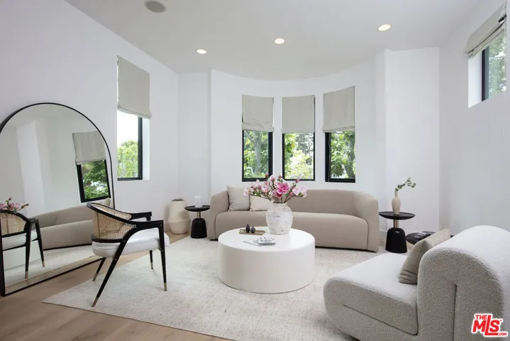 703 25th Street, Santa Monica, California 90402