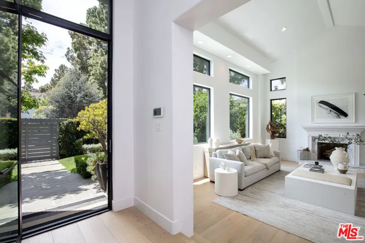 703 25th Street, Santa Monica, California 90402