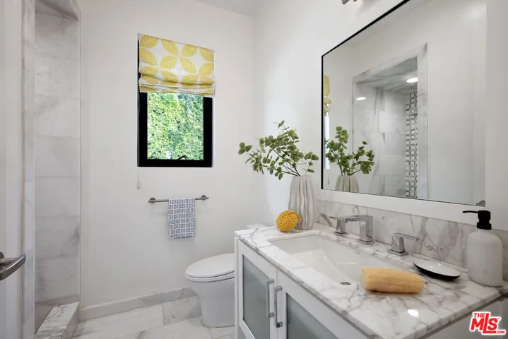 703 25th Street, Santa Monica, California 90402
