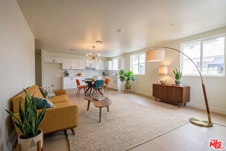 946 E 21st Street, Los Angeles, California 90011