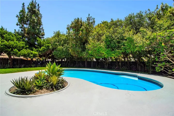 5655 Ramara Avenue, Woodland Hills, California 91367
