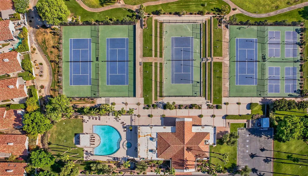 tennis-courts tennis-courts