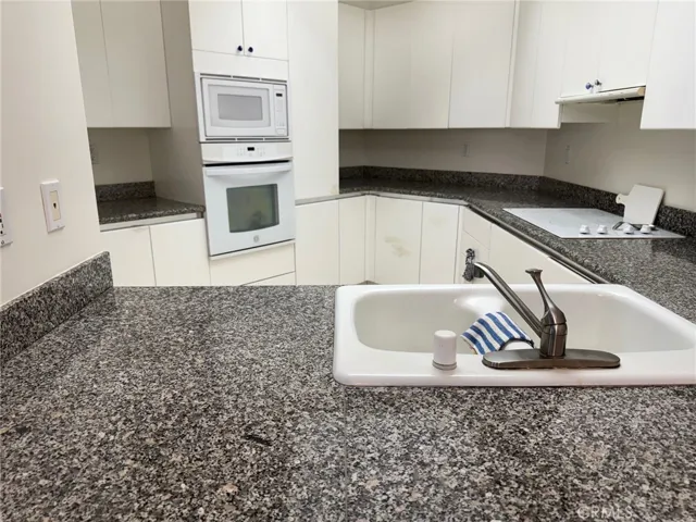 850 E Ocean Boulevard B3, Long Beach, California 90802