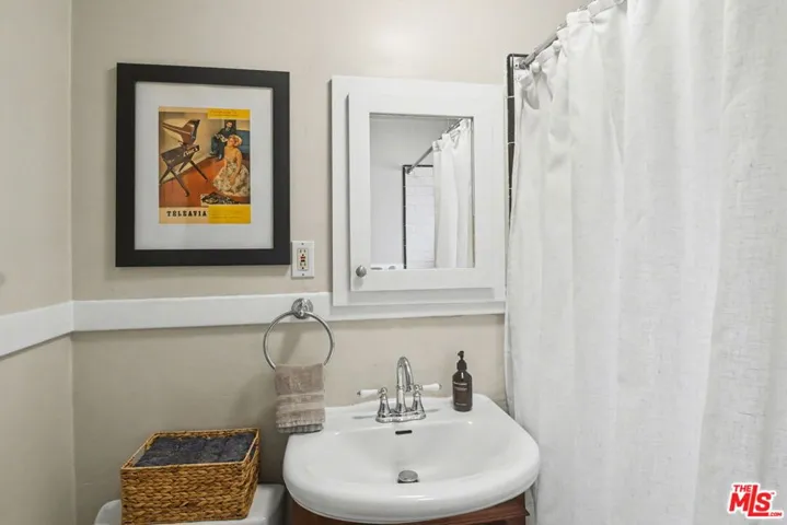 2449 Riverside Place, Los Angeles, California 90039