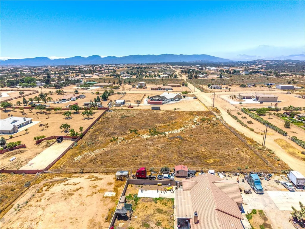 6589 Fremontia Road, Oak Hills, California 92344 — photo 5