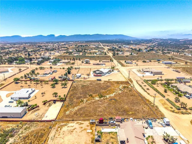 6589 Fremontia Road, Oak Hills, California 92344