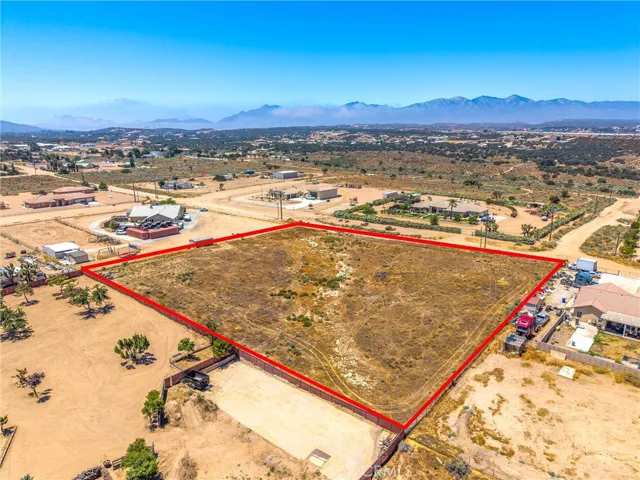 6589 Fremontia Road, Oak Hills, California 92344