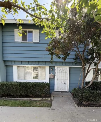 19843 Berkshire Lane, Huntington Beach, California 92646