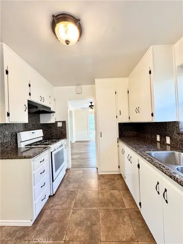 953 E Carson, Long Beach, California 90807