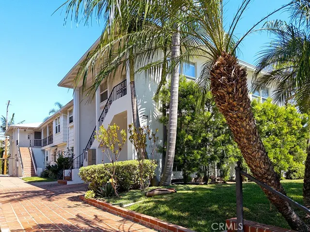953 E Carson, Long Beach, California 90807