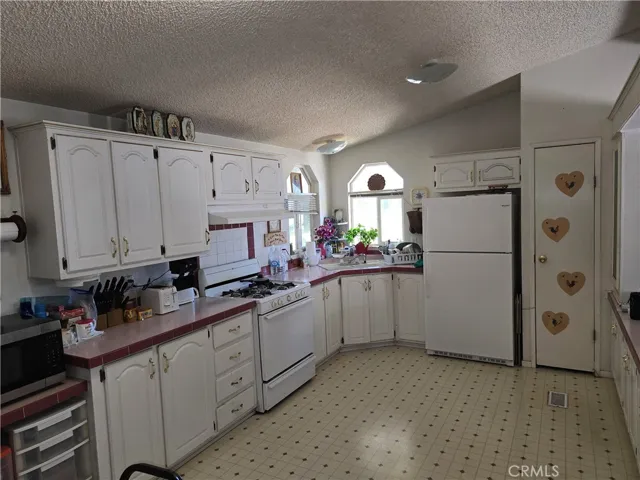 24366 Electric Avenue, Red Bluff, California 96080