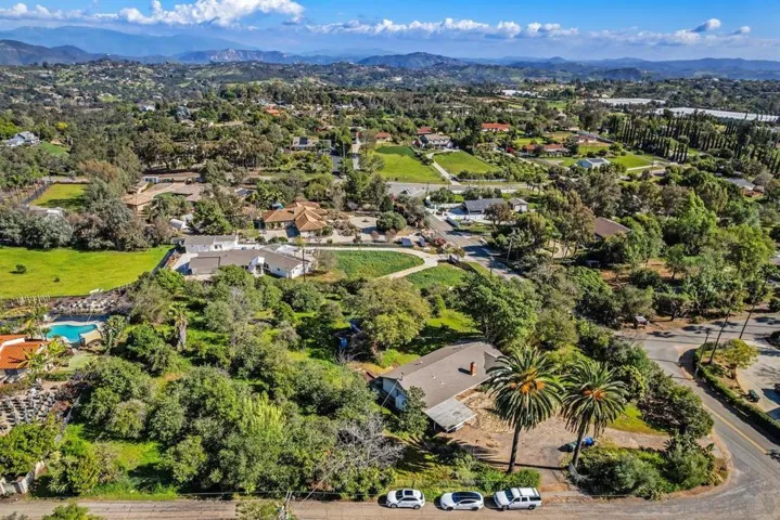 1890 Calmin, Fallbrook, California 92028
