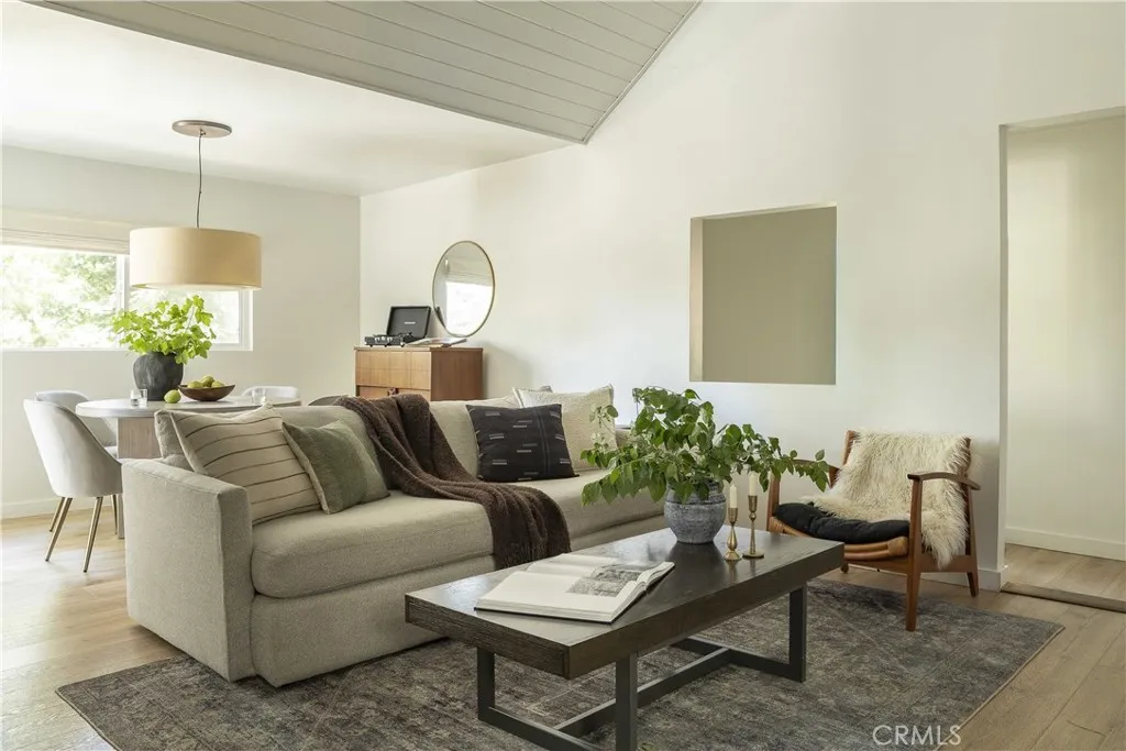 829 Sierra Vista Dr