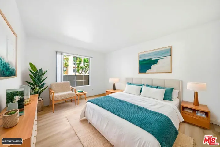 5530 Owensmouth Avenue 133, Woodland Hills, California 91367
